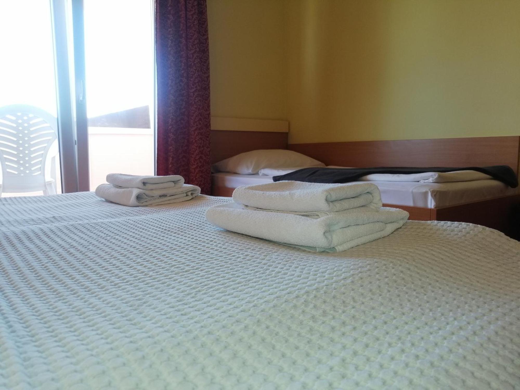 Apartmani Simon Lopar Habitación foto
